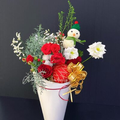 special Christmas Chocolate & flowers red roses bouquet Kuching delivery